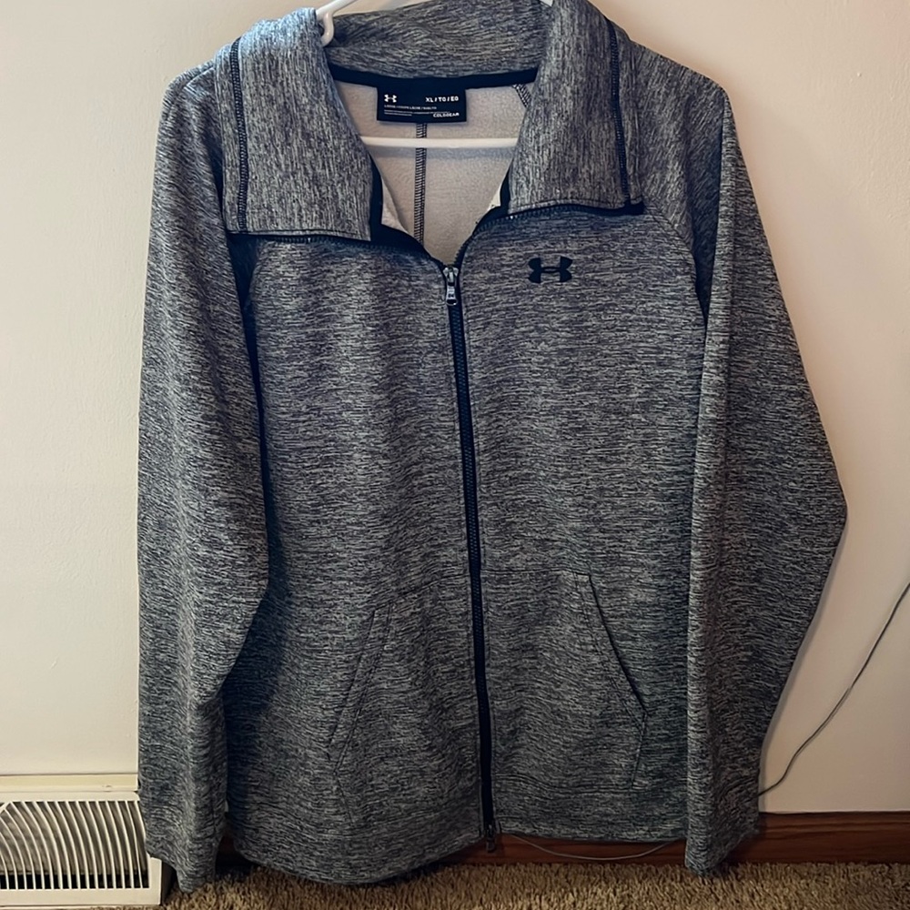 Great condition Under Armour sweatshirt